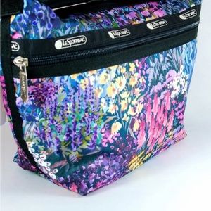 Lesportsac crossbody bag Soho gardens NWOT